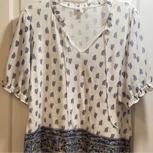 Lightweight White Paisley Print V-Neck Peasant Top